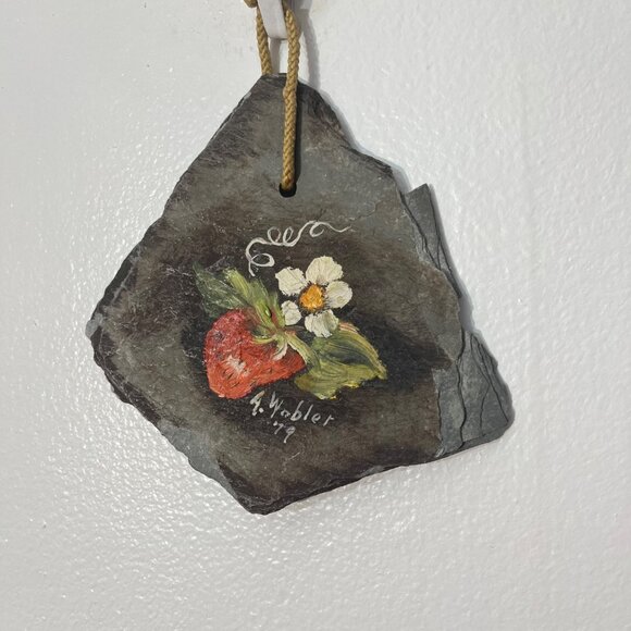 Hand-Painted Slate Strawberry & Floral Wall Hanging Decor By G. Wobler 1997 - Picture 1 of 2